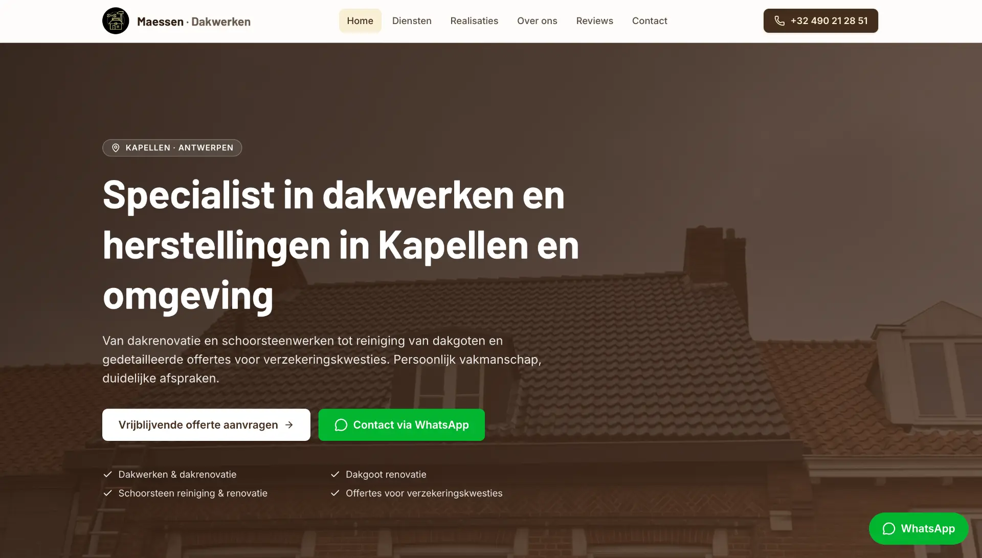 Desktop home page for Maessen Klusjes & Herstellingen: navigation, a headline about roofing and repairs in Kapellen, a quote request button and a messaging button over a photograph of a tiled roof